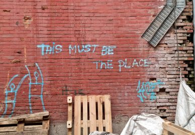 Staklena soba: Izložba “Klaonica Dérive” i razgovor